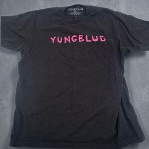 YUNGBLUD Black T-Shirt with Pink Logo Large